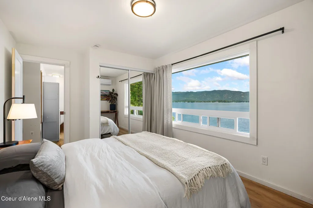 169 Lakeshore Drive Sagle ID 83860