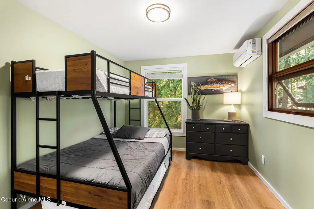 169 Lakeshore Drive Sagle ID 83860