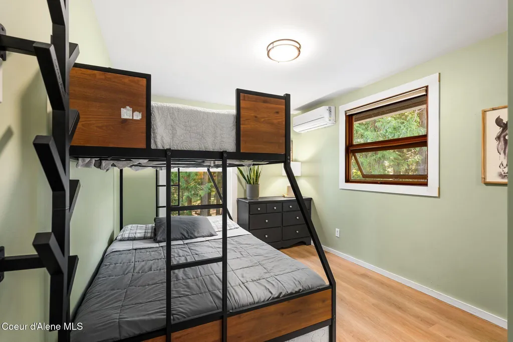 169 Lakeshore Drive Sagle ID 83860