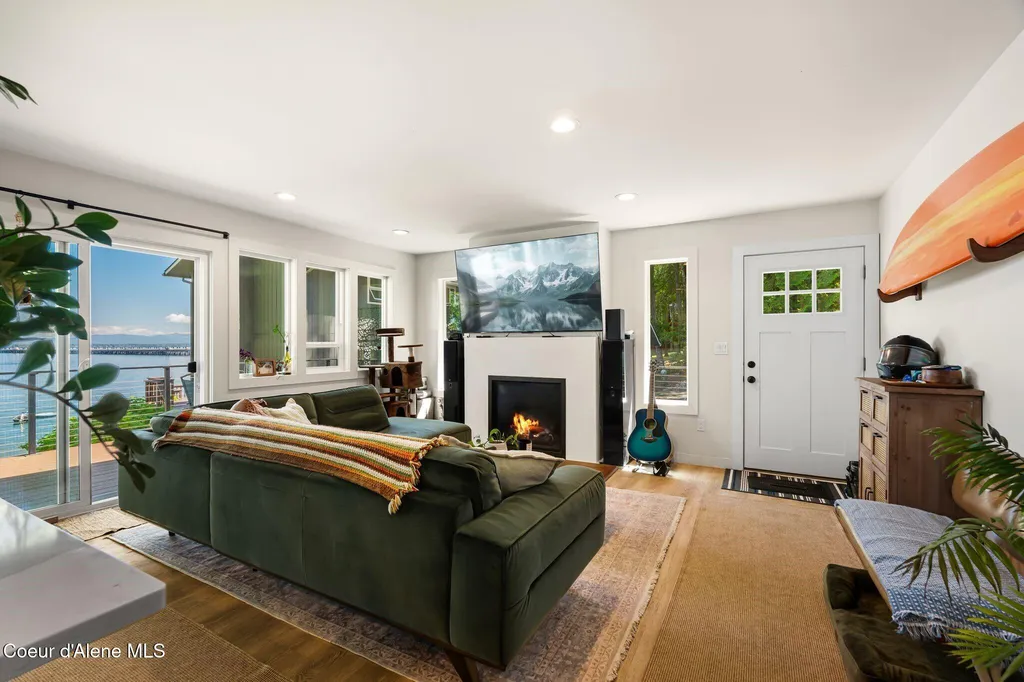 169 Lakeshore Drive Sagle ID 83860