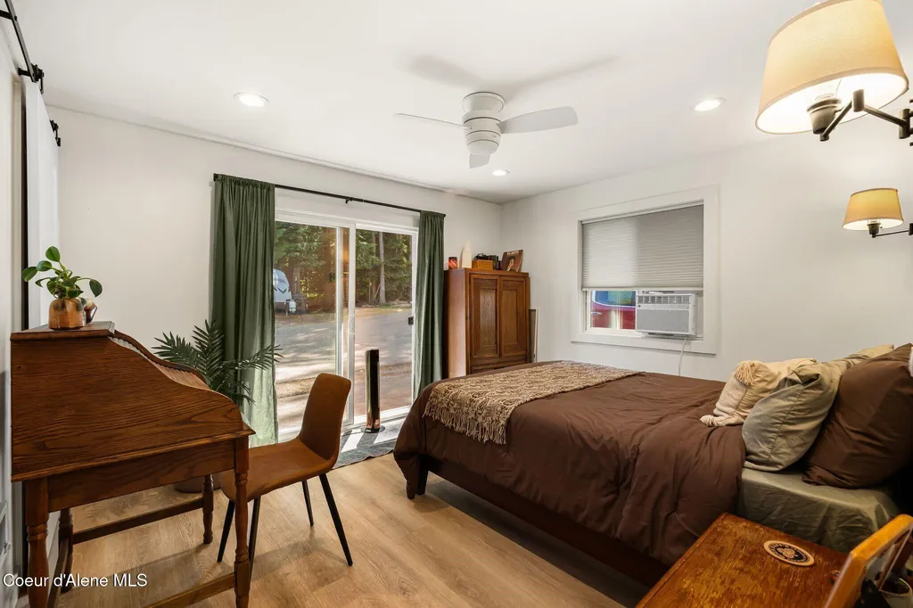 169 Lakeshore Drive Sagle ID 83860
