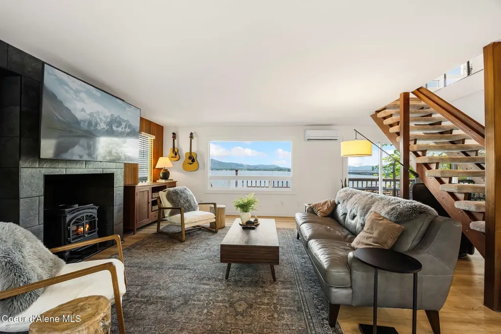 169 Lakeshore Drive Sagle ID 83860