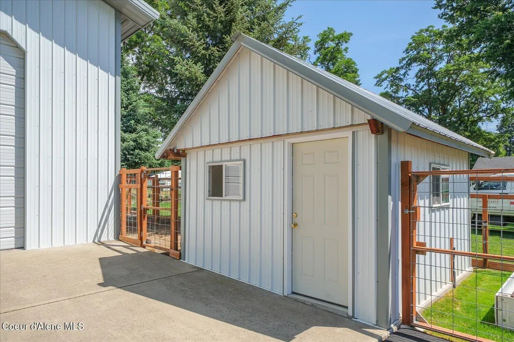 7520 N Mount Carrol Street Dalton Gardens ID 83815