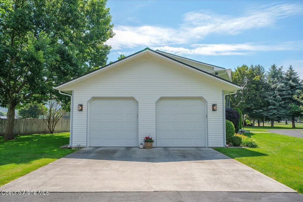 7520 N Mount Carrol Street Dalton Gardens ID 83815