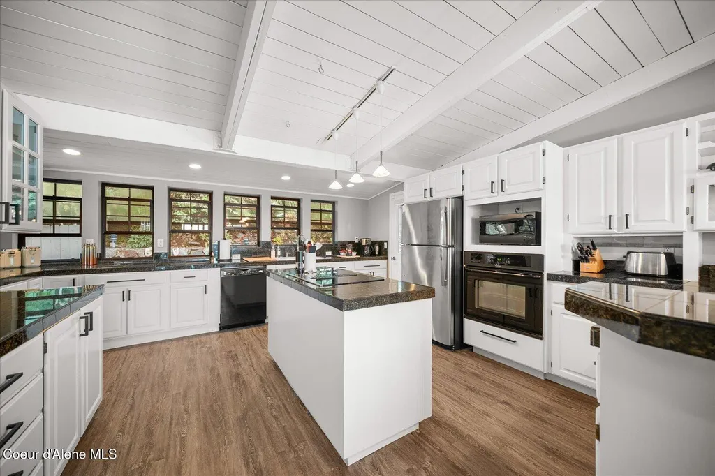 15109 S Pebble Beach Loop Harrison ID 83833