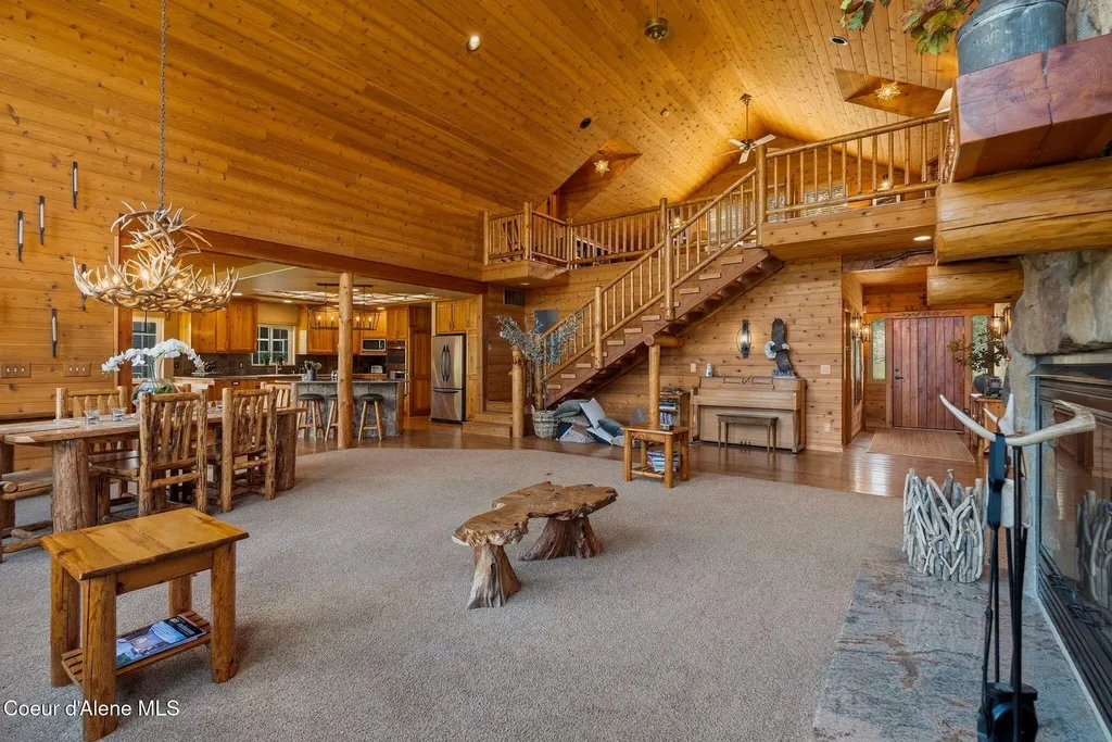 235 Kiebert Loop Hope ID 83836