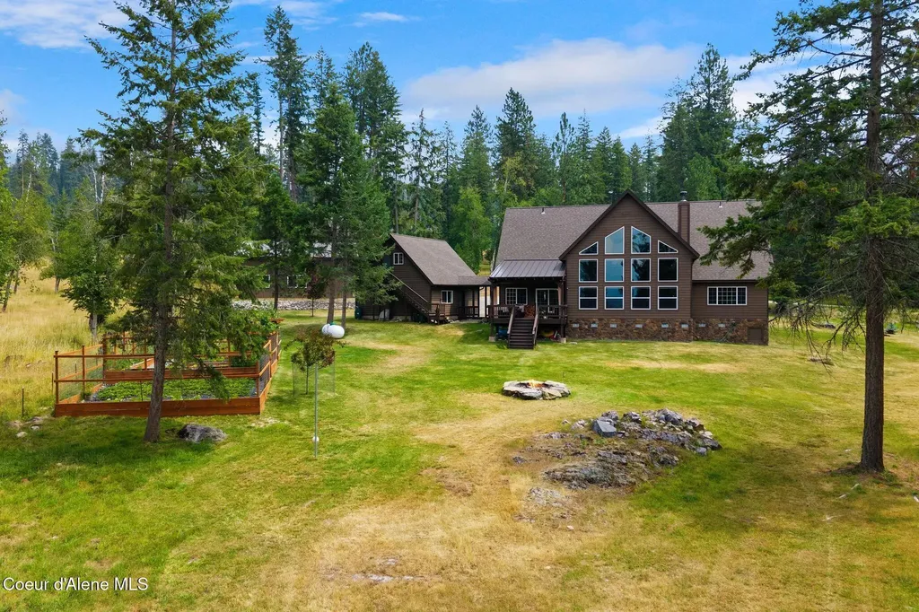235 Kiebert Loop Hope ID 83836
