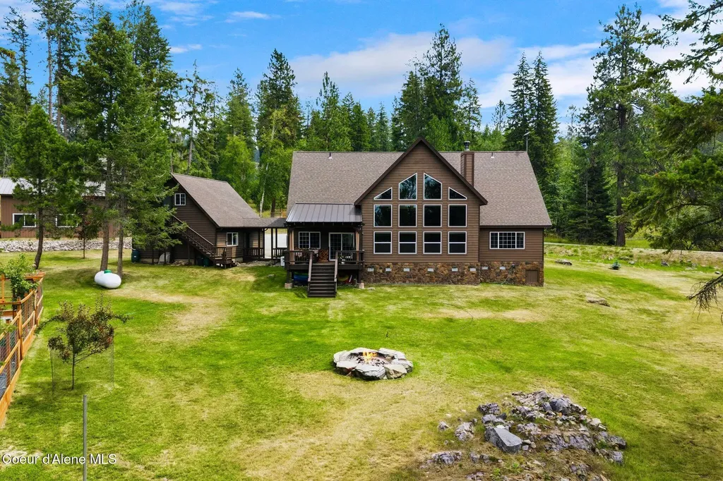 235 Kiebert Loop Hope ID 83836