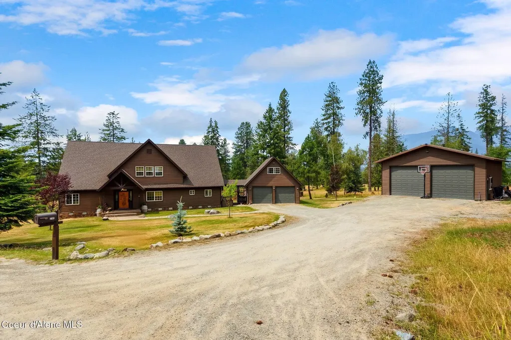 235 Kiebert Loop Hope ID 83836