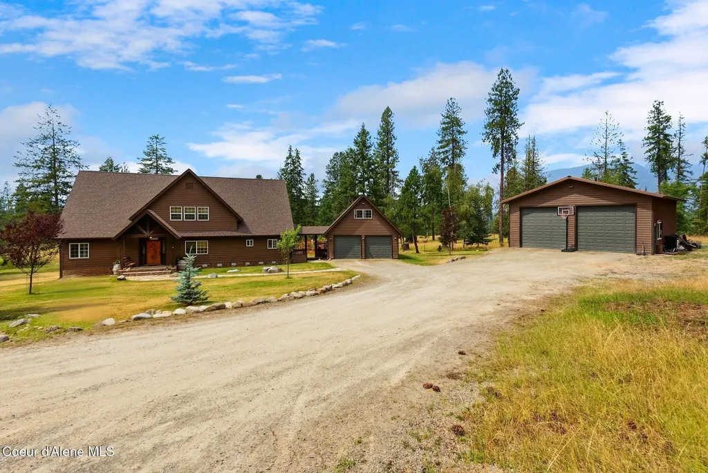 235 Kiebert Loop Hope ID 83836