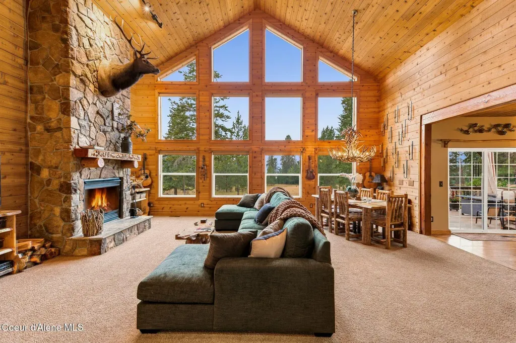 235 Kiebert Loop Hope ID 83836
