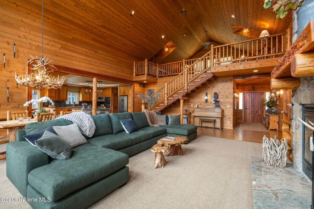 235 Kiebert Loop Hope ID 83836