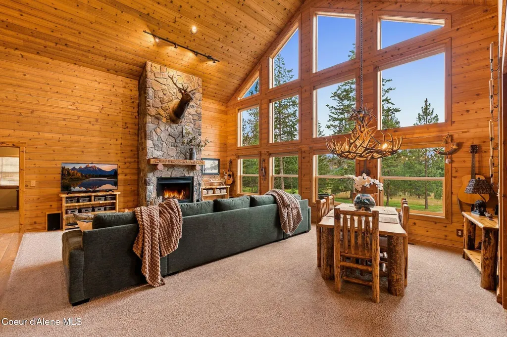 235 Kiebert Loop Hope ID 83836