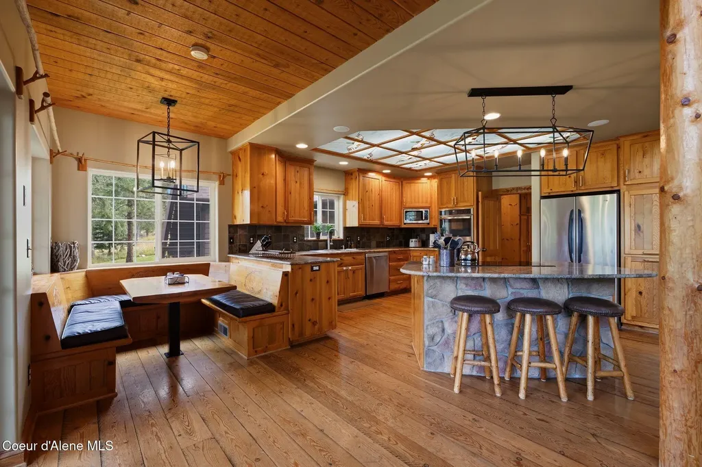 235 Kiebert Loop Hope ID 83836