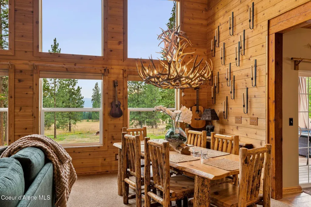 235 Kiebert Loop Hope ID 83836