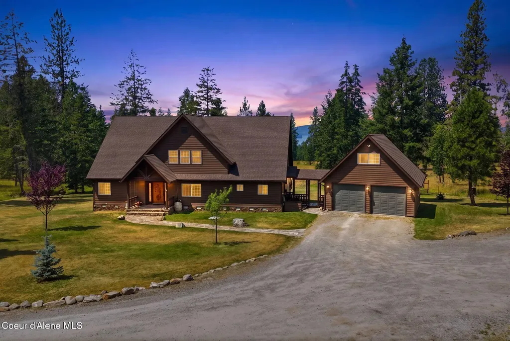 235 Kiebert Loop Hope ID 83836