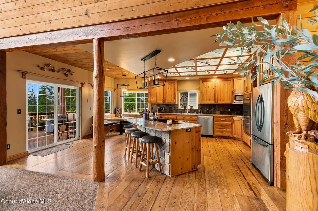 235 Kiebert Loop Hope ID 83836