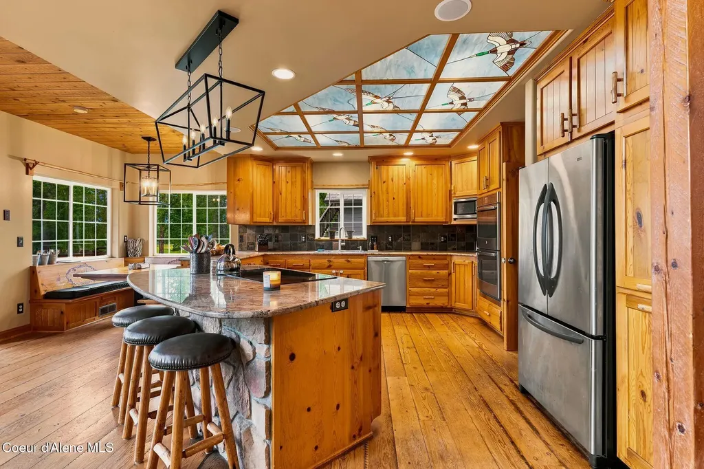 235 Kiebert Loop Hope ID 83836