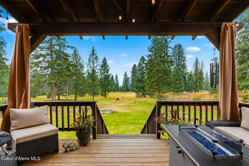 235 Kiebert Loop Hope ID 83836