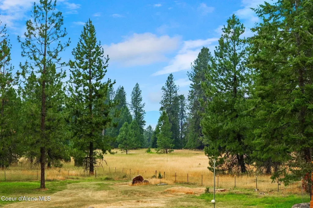 235 Kiebert Loop Hope ID 83836