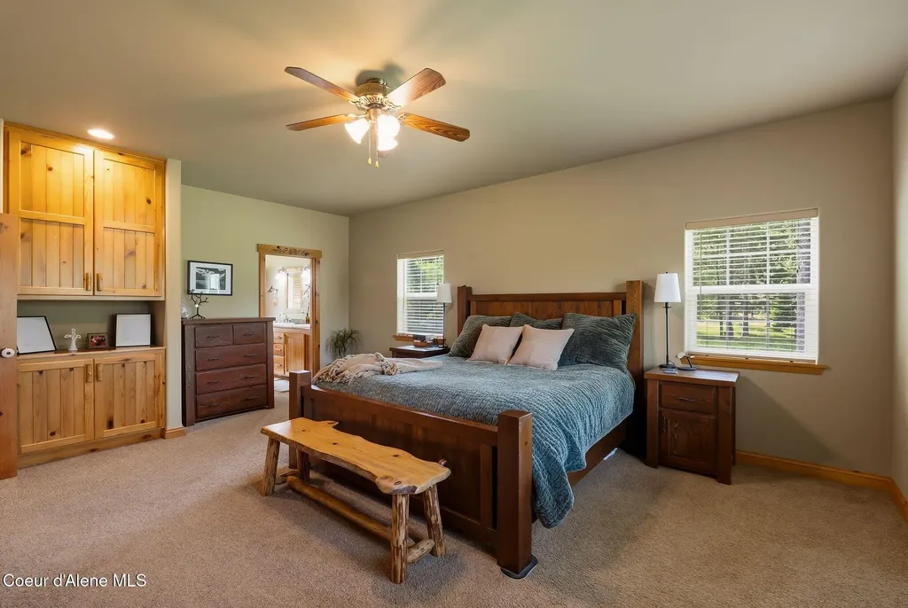 235 Kiebert Loop Hope ID 83836