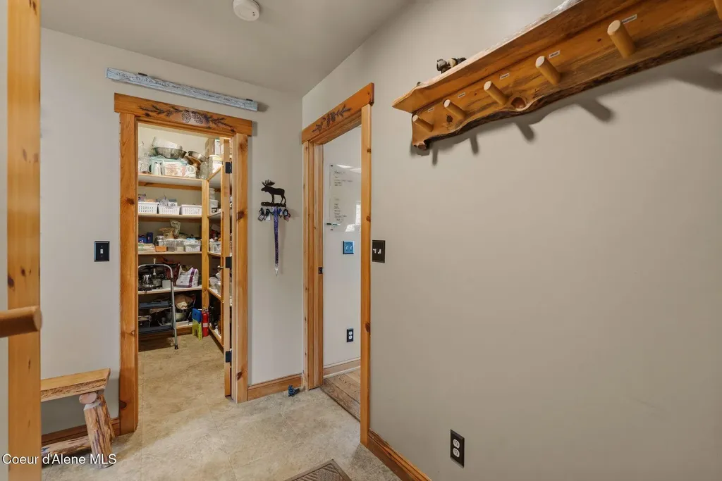 235 Kiebert Loop Hope ID 83836