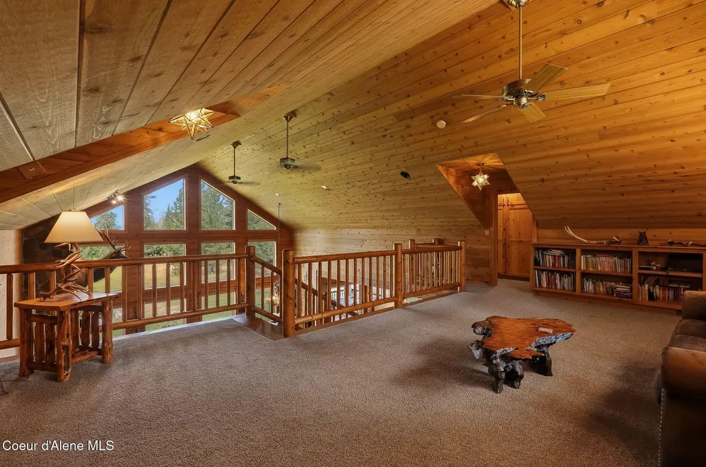 235 Kiebert Loop Hope ID 83836
