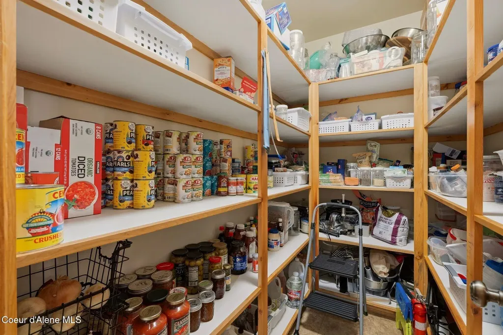 235 Kiebert Loop Hope ID 83836