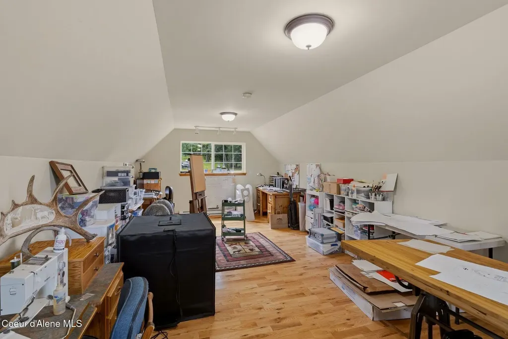 235 Kiebert Loop Hope ID 83836