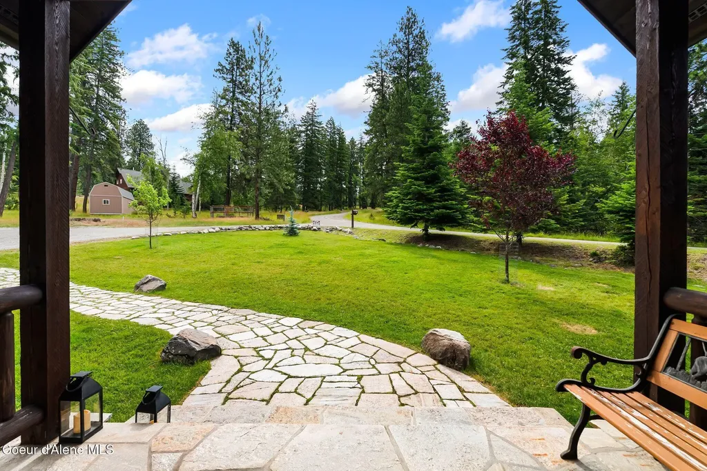 235 Kiebert Loop Hope ID 83836
