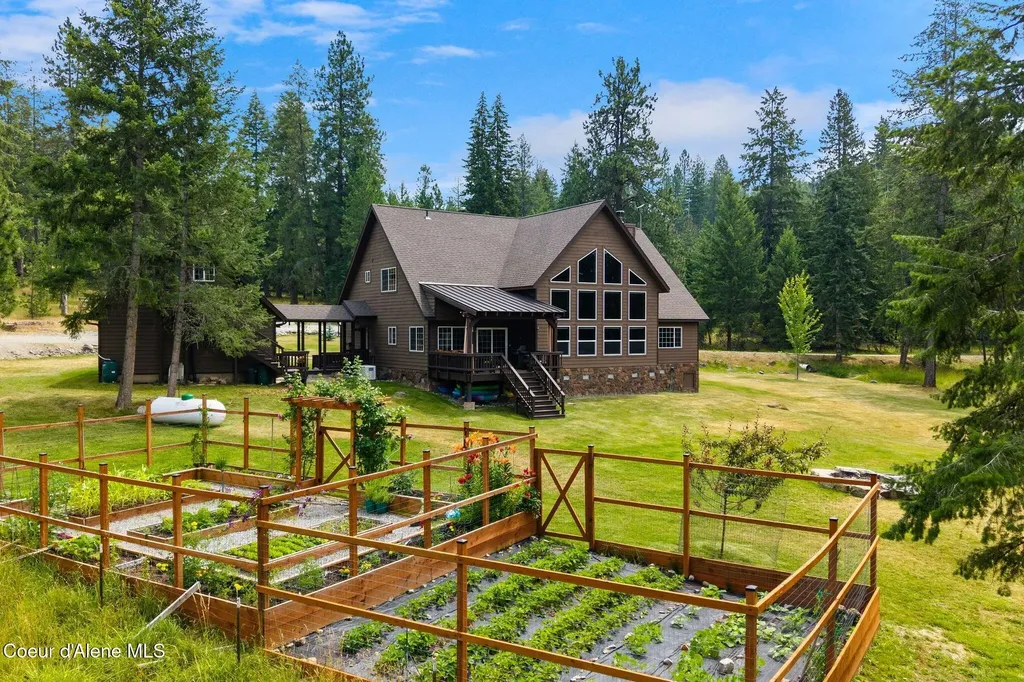 235 Kiebert Loop Hope ID 83836