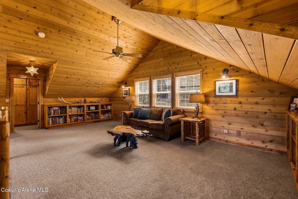 235 Kiebert Loop Hope ID 83836