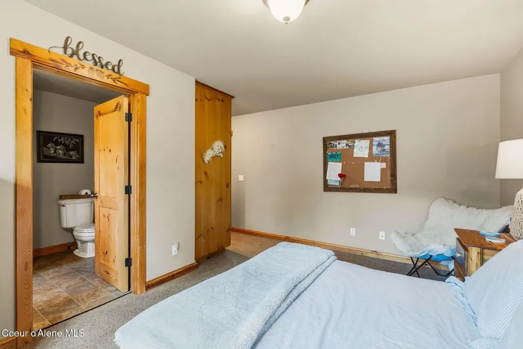 235 Kiebert Loop Hope ID 83836