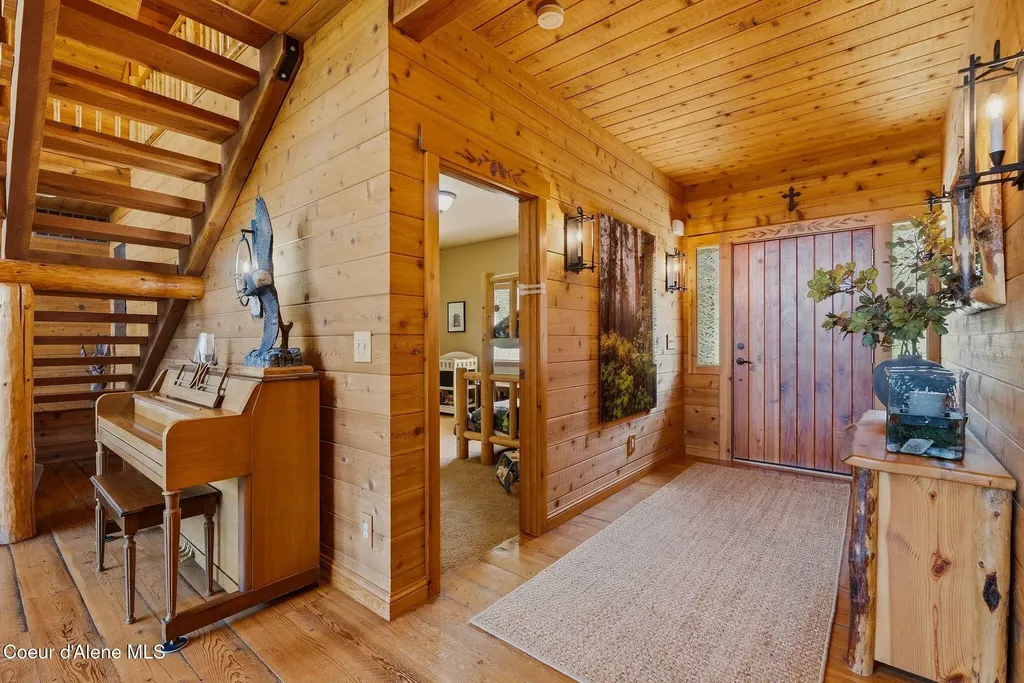 235 Kiebert Loop Hope ID 83836