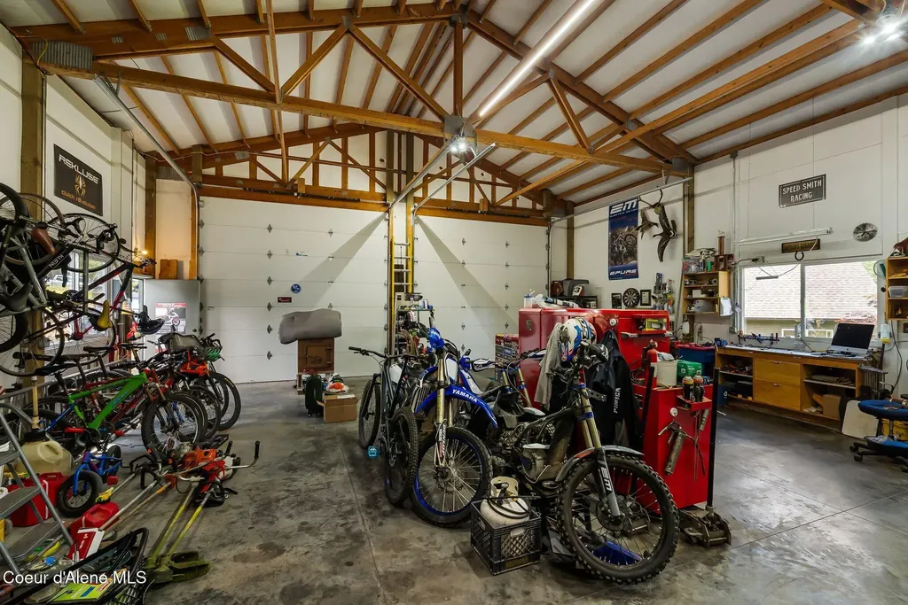 235 Kiebert Loop Hope ID 83836