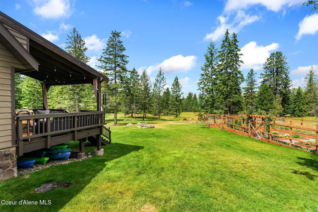 235 Kiebert Loop Hope ID 83836