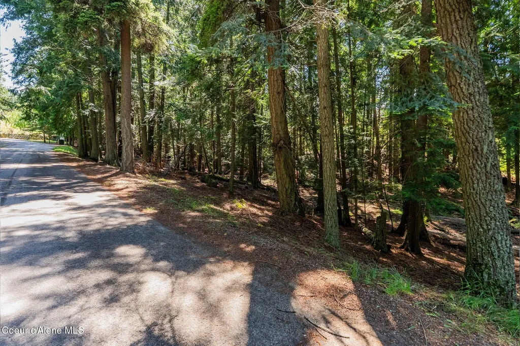 235 Kiebert Loop Hope ID 83836
