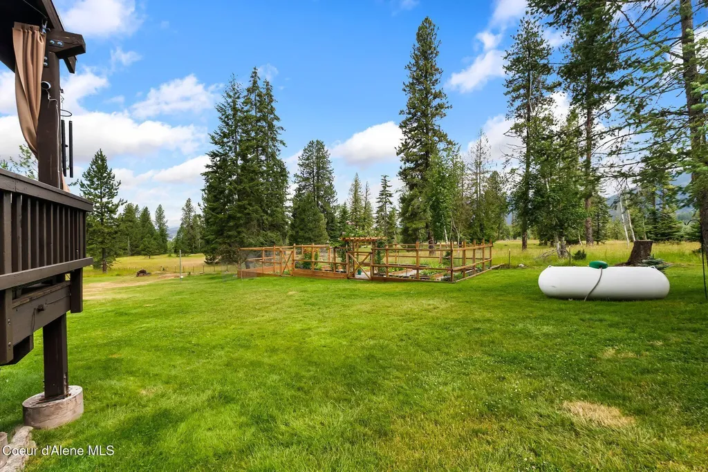 235 Kiebert Loop Hope ID 83836