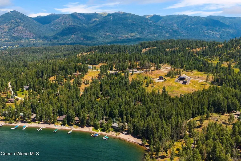 235 Kiebert Loop Hope ID 83836