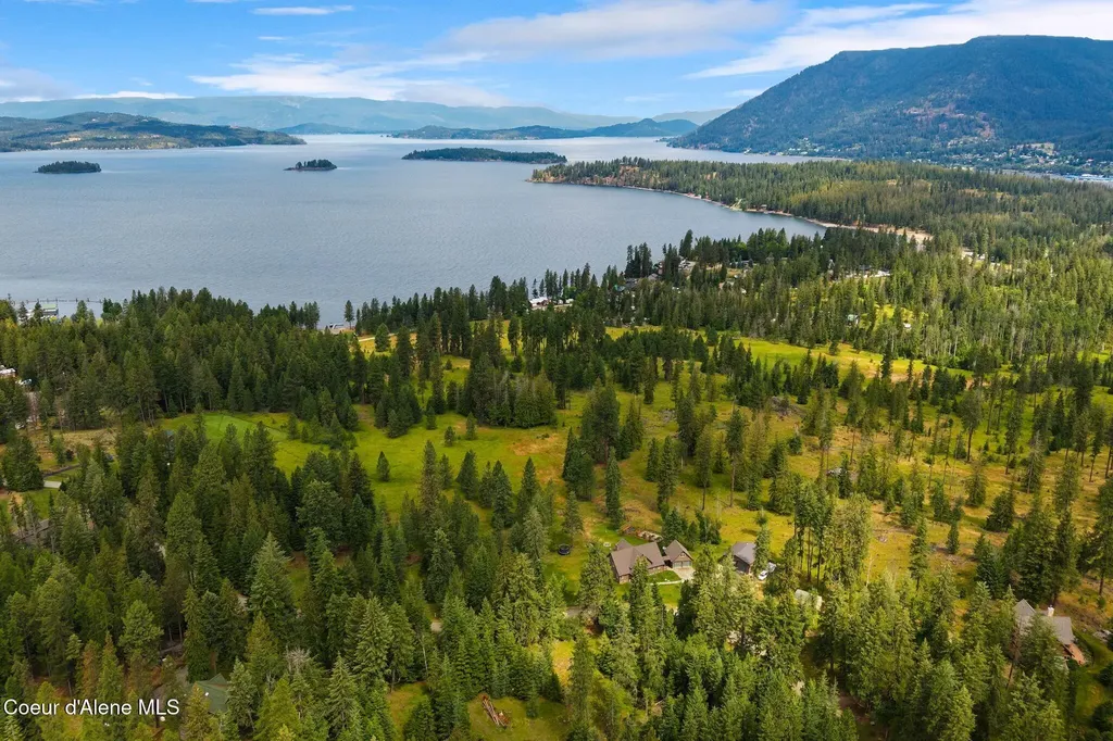 235 Kiebert Loop Hope ID 83836