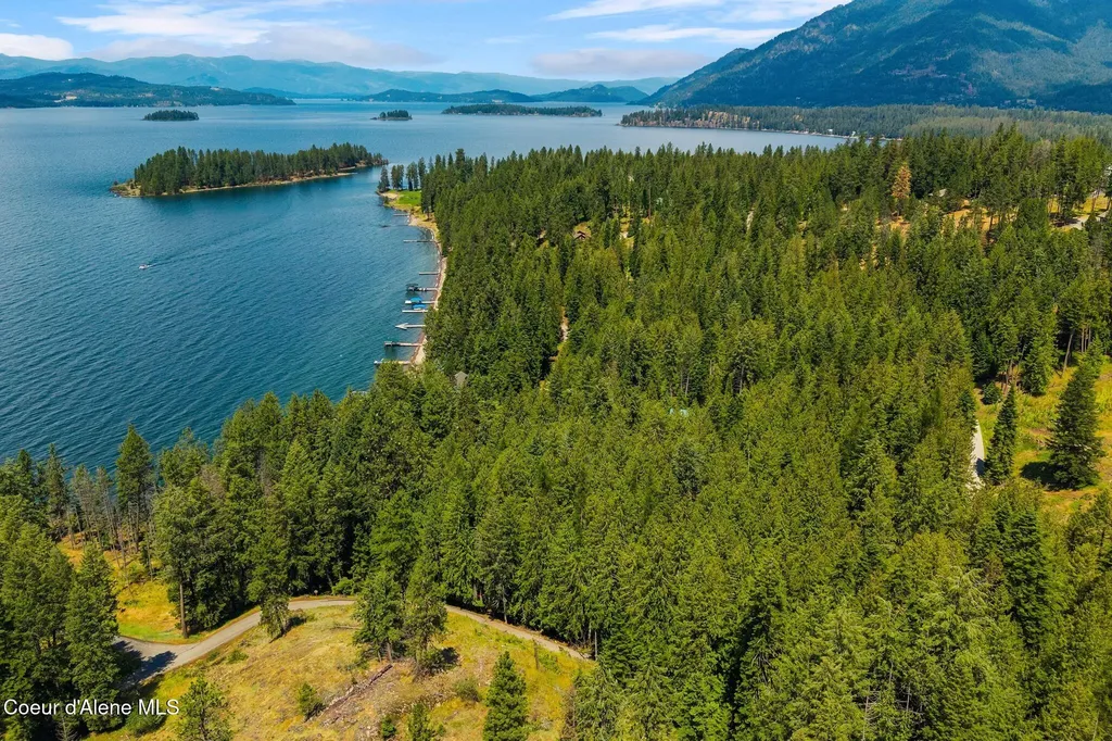 235 Kiebert Loop Hope ID 83836