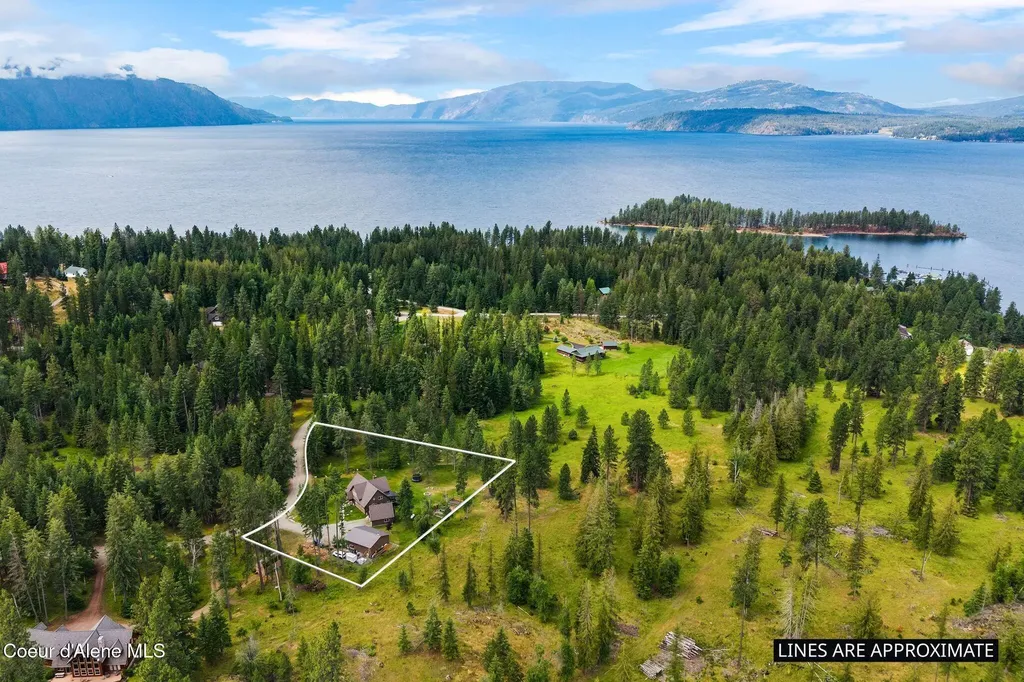 235 Kiebert Loop Hope ID 83836