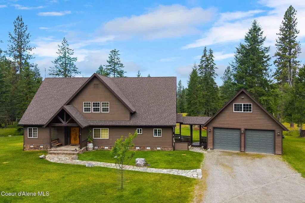 235 Kiebert Loop Hope ID 83836