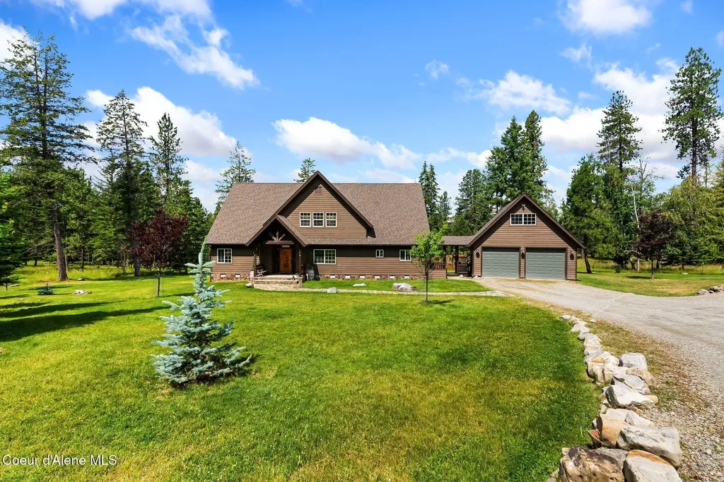 235 Kiebert Loop Hope ID 83836
