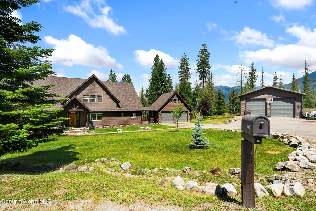 235 Kiebert Loop Hope ID 83836