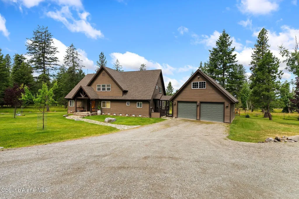 235 Kiebert Loop Hope ID 83836