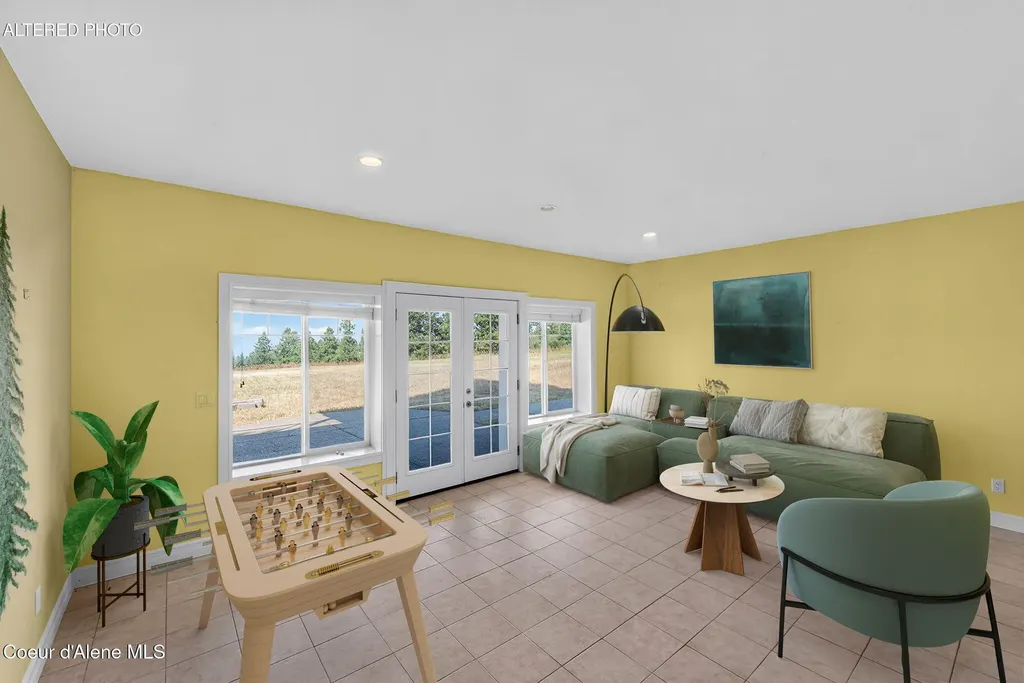 2953 E Badger Road Harrison ID 83833