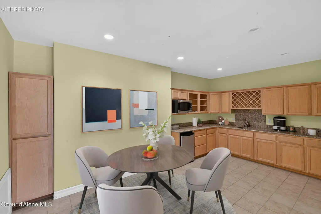 2953 E Badger Road Harrison ID 83833