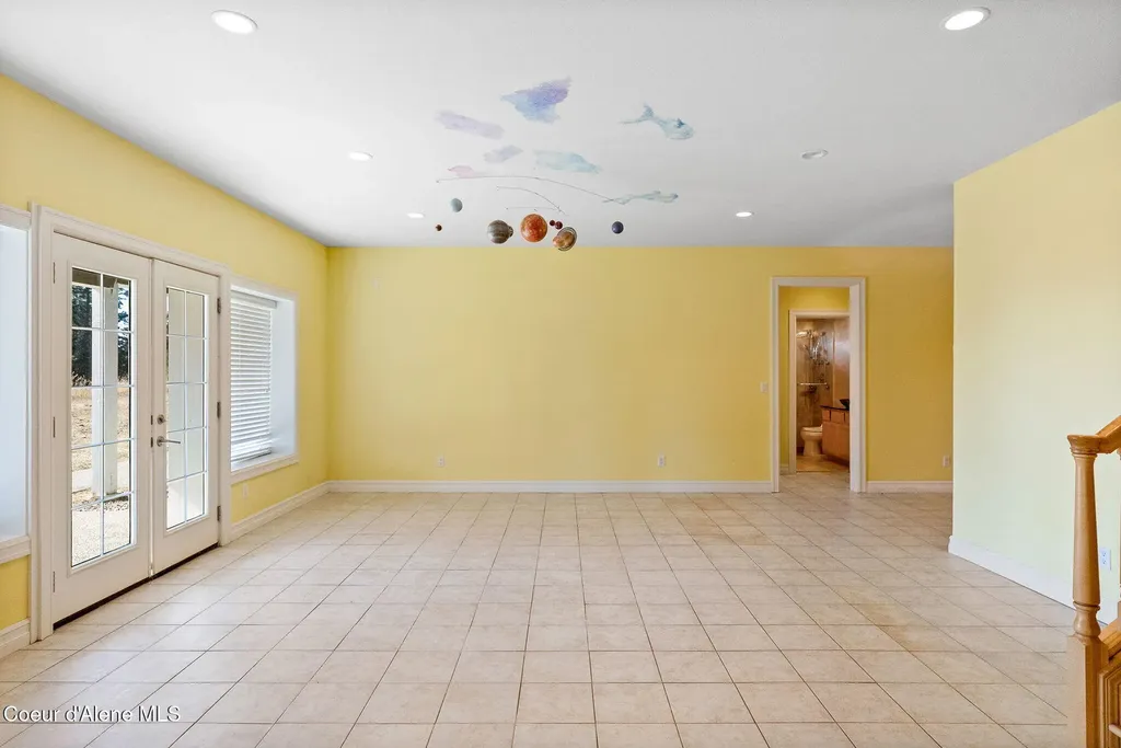 2953 E Badger Road Harrison ID 83833
