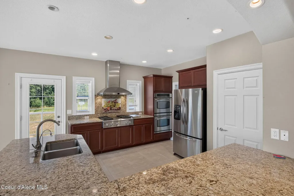 2953 E Badger Road Harrison ID 83833